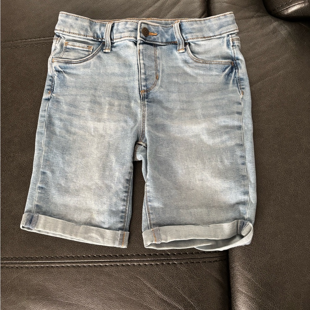 Bundle 1-shirts 1-pants 1- blouse 
Girls 12yrs